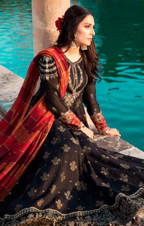 Super Hit Designs No 522 by Taj